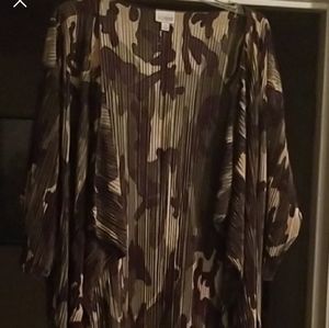 LuLaRoe Camo Shirley